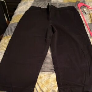 Classic capri Black Pants